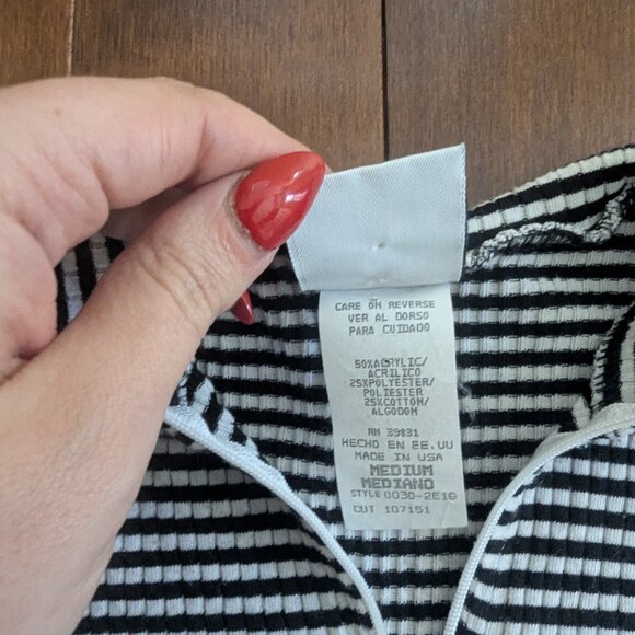 Vintage Black and White Striped Short Sleeve Tee - Picture 3 of 3